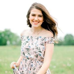 Meet your Posher, Caroline